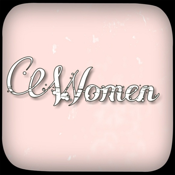 Women's Clothing - Picture 3 of 3